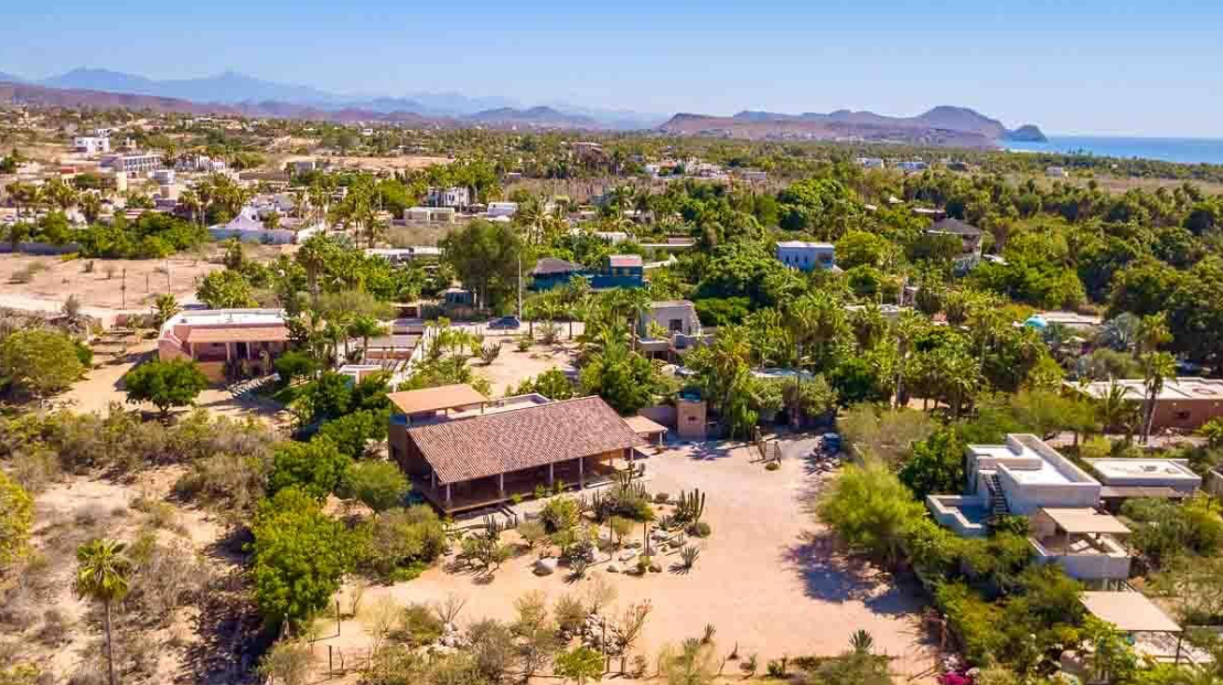 Village context, Todos Santos