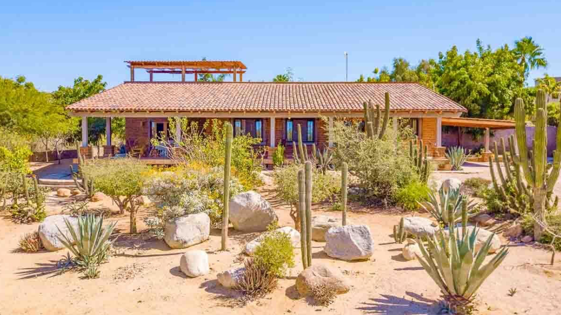 Hacienda Escondido with desert garden and cactus